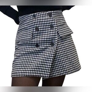 Forever 21 black and white checkered button up skirt women in a size small.